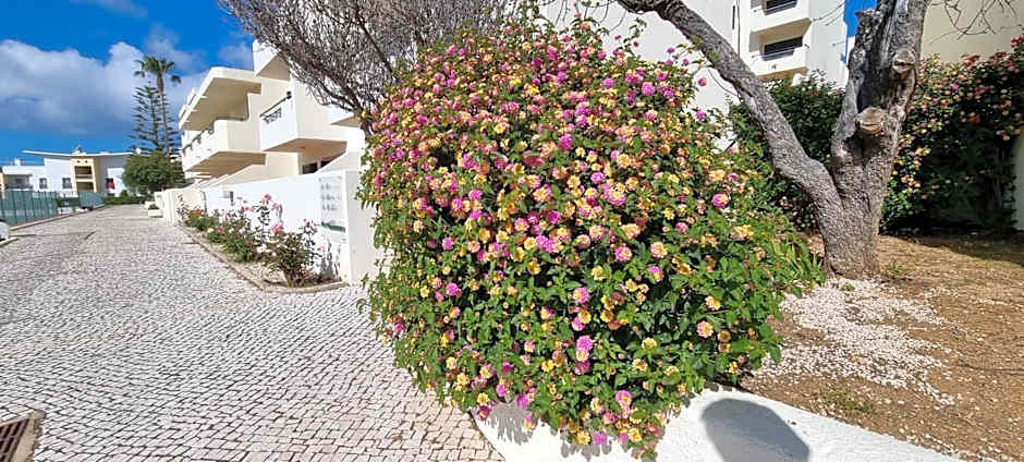 Albufeira Jardim by Umbral