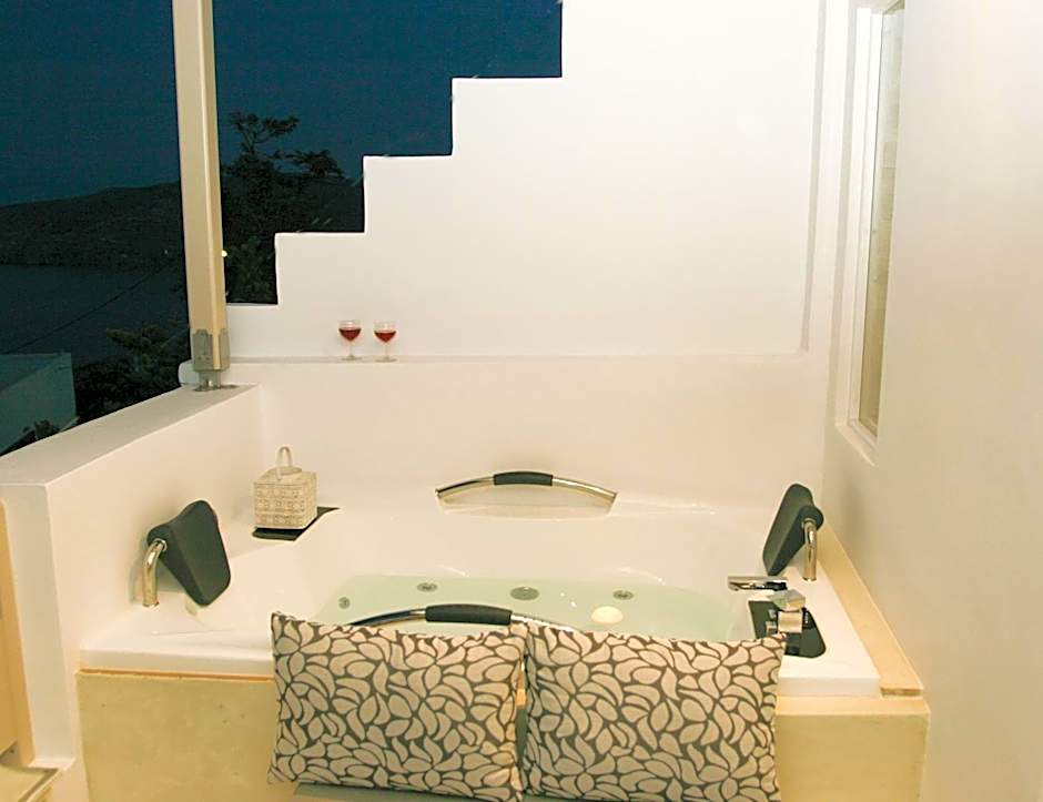 Anatoli Luxury Studios & Suites