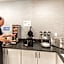 Orangewood Inn & Suites Kansas City Airport