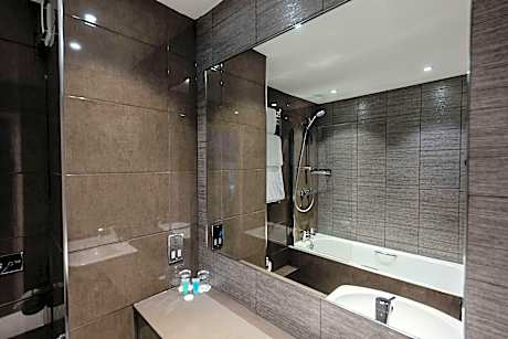 1 Double Bed Non-Smoking Superior Room Convertible Into Two Twin Beds