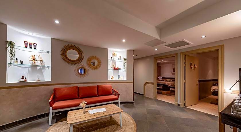 Zenitude Hotel la Valadiere, an Ascend Collection Hotel
