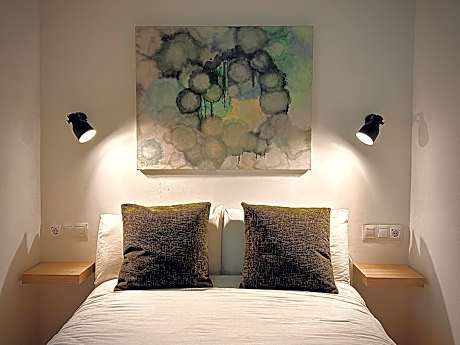 Standard Double Room with Private Bathroom
