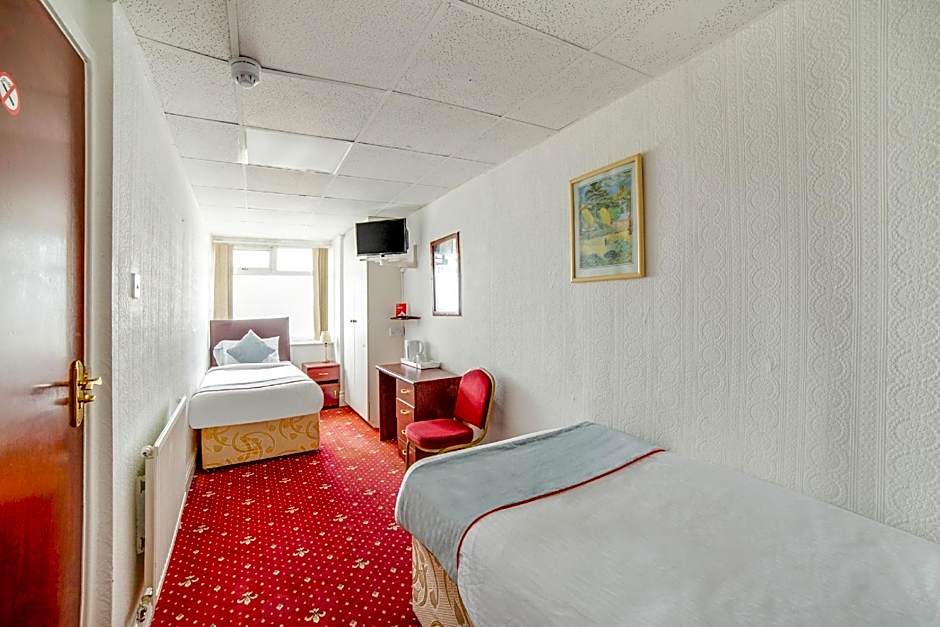 OYO The Golden Cheval Hotel