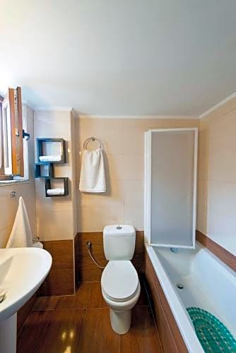 VILLA UPHORIA  with private pool and garden