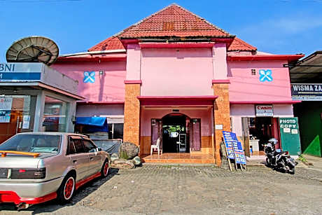 OYO 92821 Wisma Zahira 2 Syariah