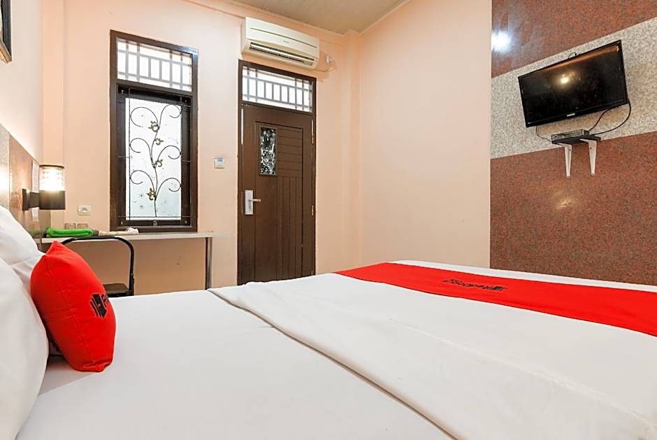 RedDoorz Syariah near Mall Of Serang