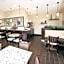 La Quinta Inn & Suites by Wyndham Sandusky