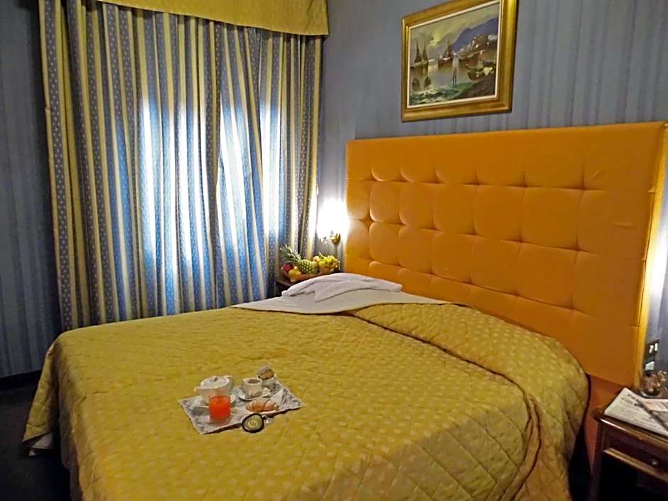 Photo 1 of 6 of Double Room