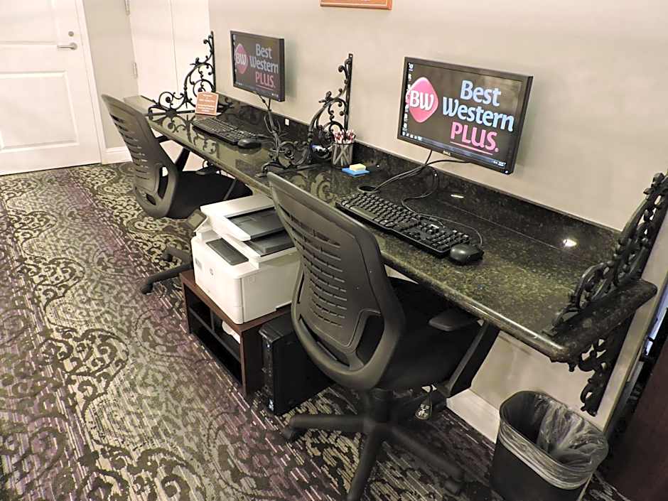 Best Western Plus St. Christopher Hotel
