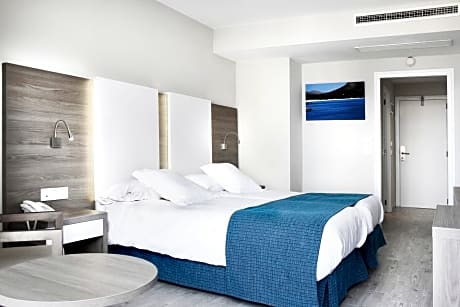 DOUBLE OR TWIN SUPERIOR