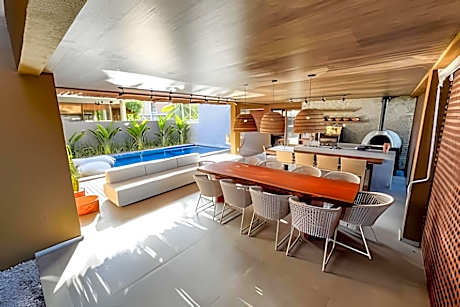 Casa com Ofurô, Piscina Aquecida e Cozinheira