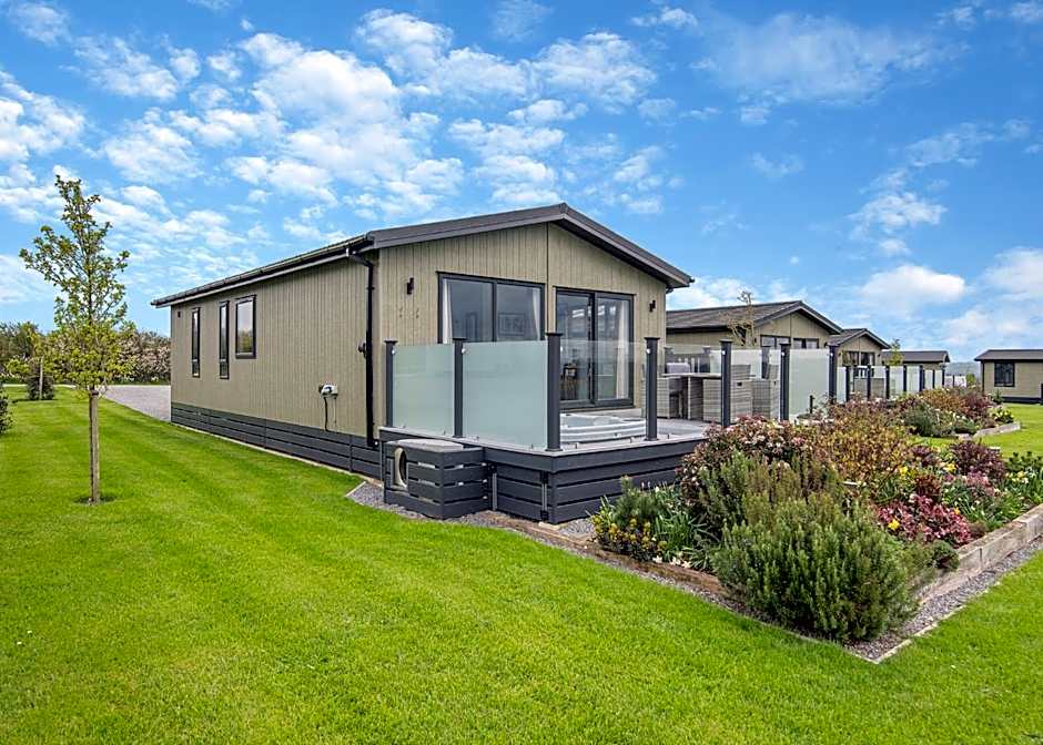 Midsomer Lodges