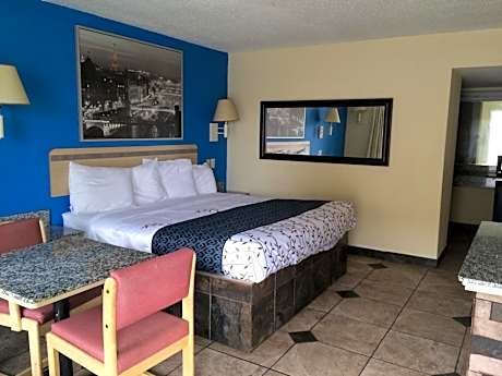 King Suite with Jacuzzi