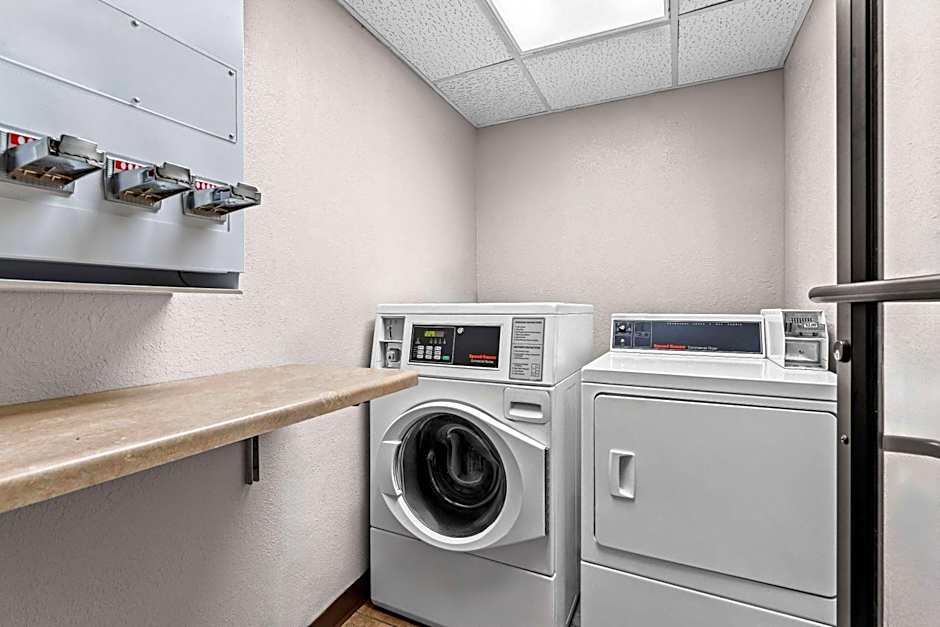 Days Inn by Wyndham Sioux Falls