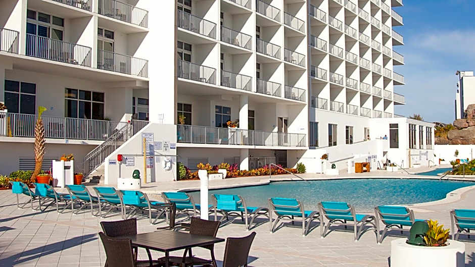 Holiday Inn Express & Suites Panama City Beach - Beachfront By IHG
