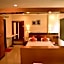 Hi 5 Hotel & Experience