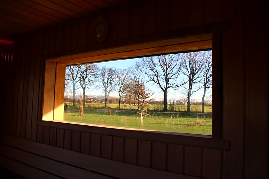 B&B Pipowagen "het Wellnesst" op Wellness Camping en B&B Stoltenborg