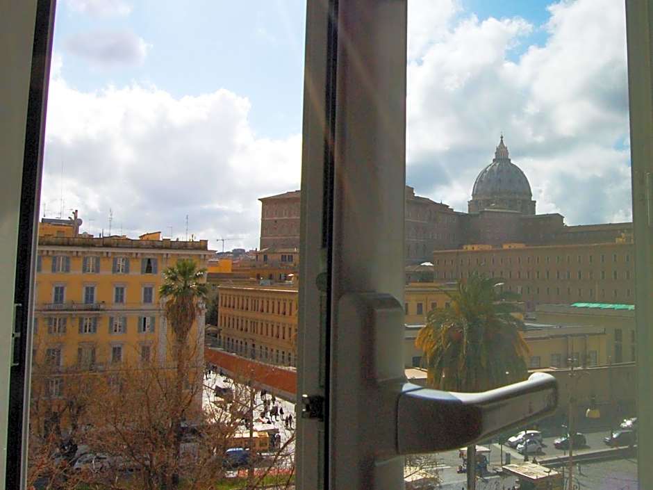 Luiza Vatican House