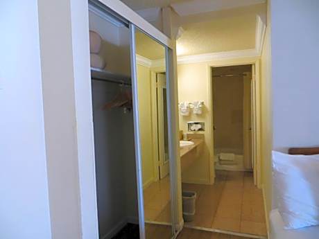 Double Queen Room with Firplace