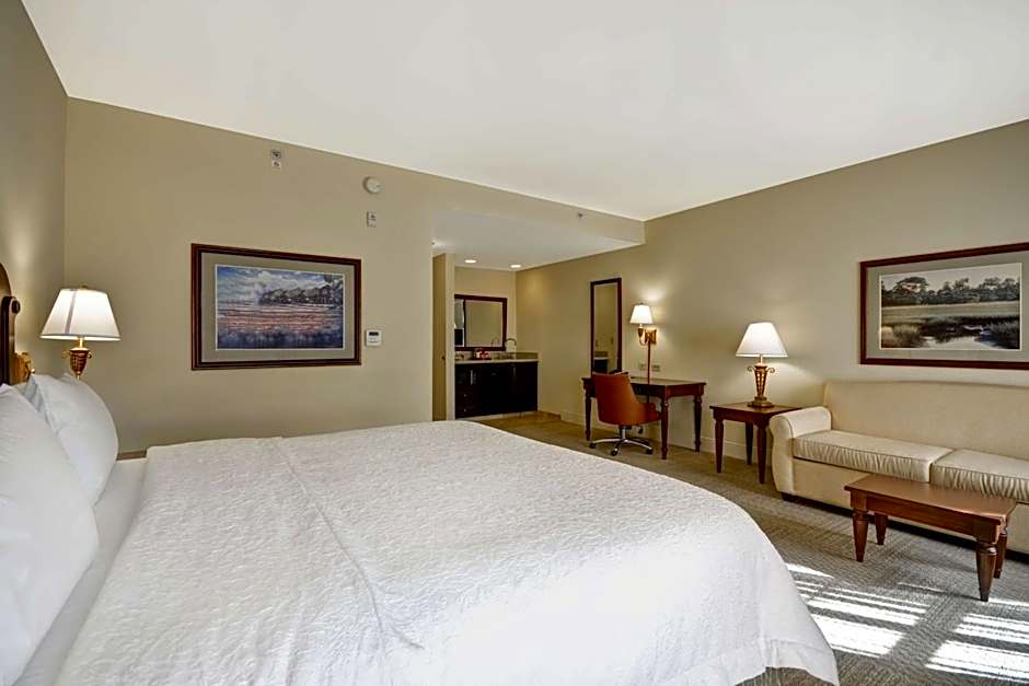 Hampton Inn By Hilton And Suites Savannah Historic District