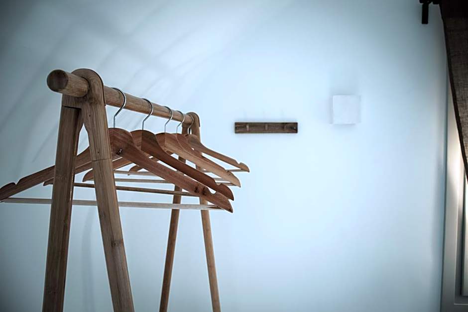 Bianco Diverso Suites