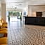 Bay Plaza Hotel