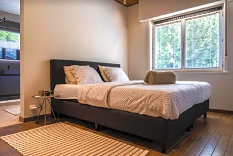 Deluxe Double Room with Shower