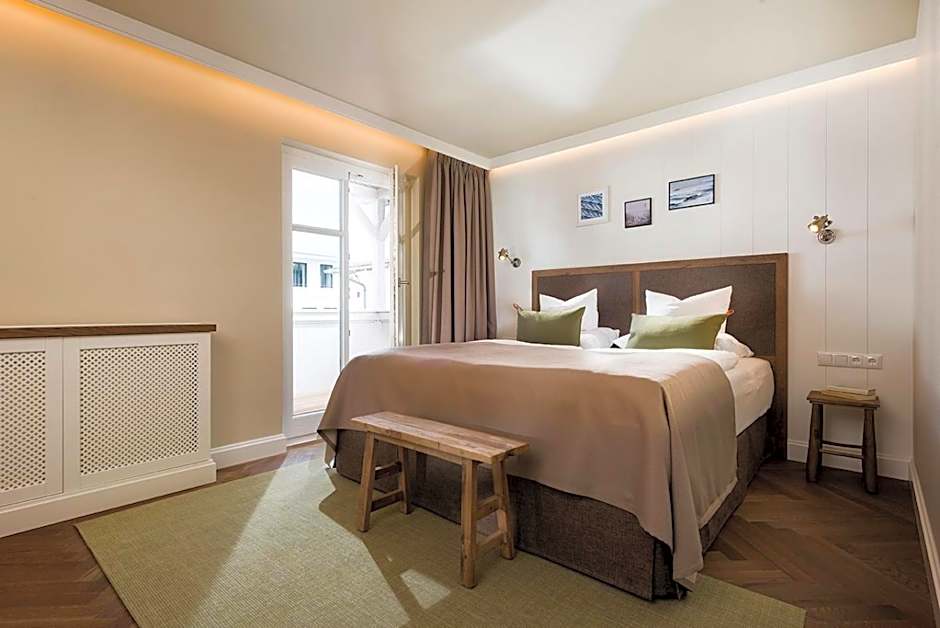 LOEV - VELA Hotels