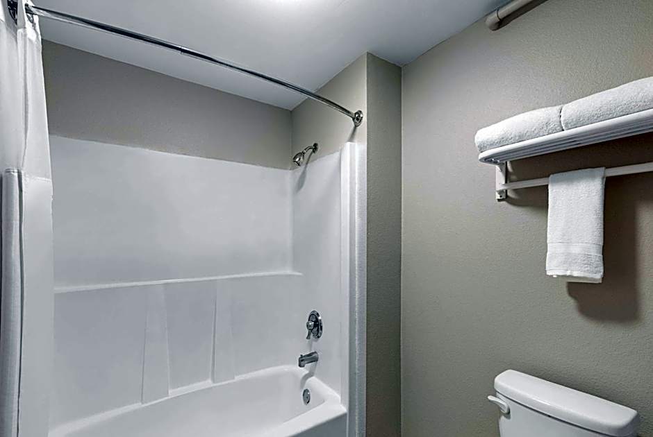 Days Inn by Wyndham Lakewood South Tacoma