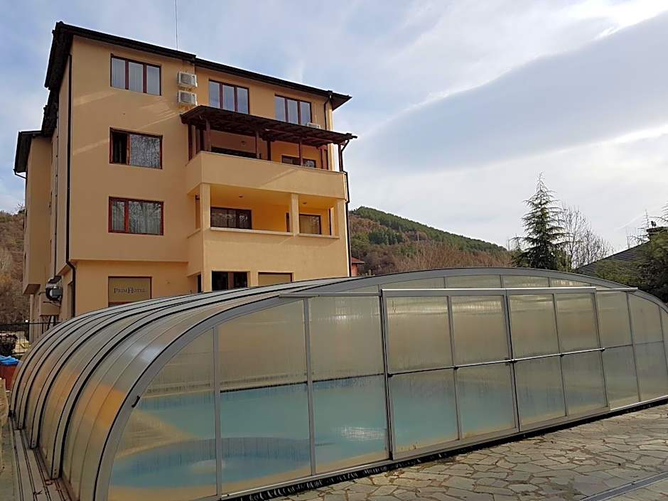 Family Prim Hotel