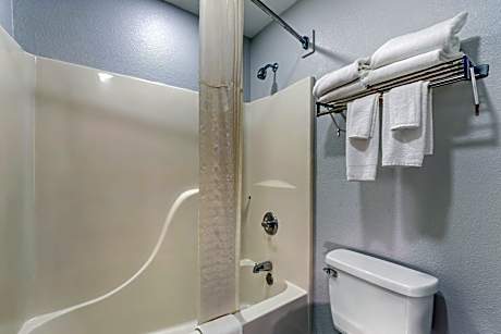 Queen Room with Two Queen Beds - Non Smoking