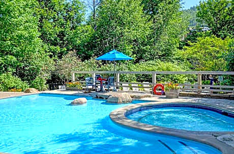 Huge condo in front of Tremblant ski resort