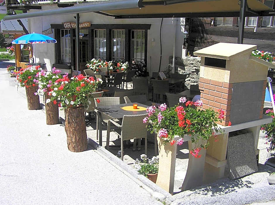 Hôtel Dents de Veisivi