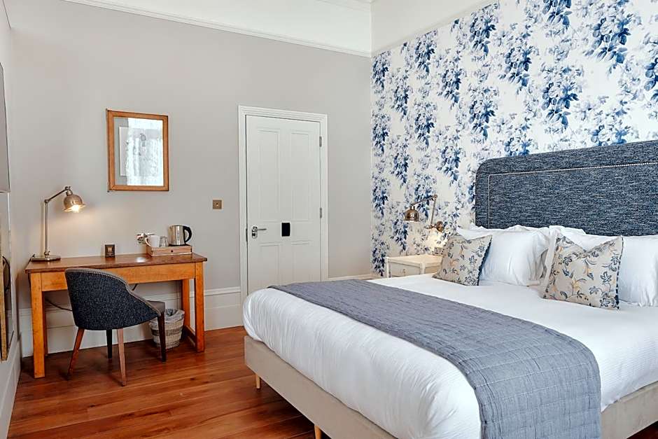 The Black Lion Pub & Boutique Guesthouse