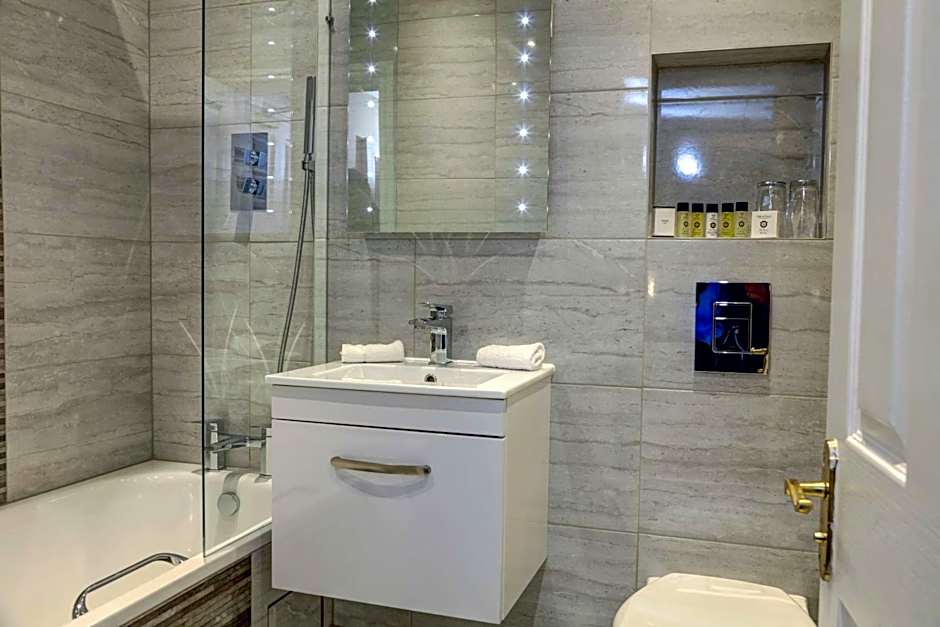 Stonecross Manor Hotel