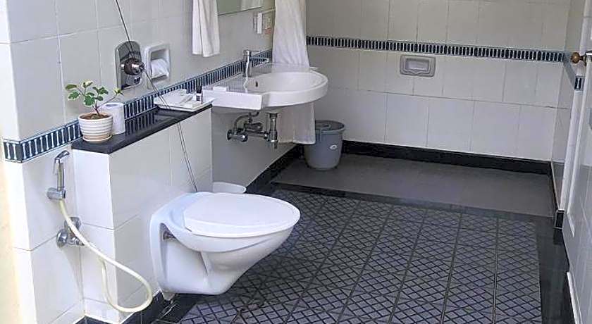 Abad Whispering Palms