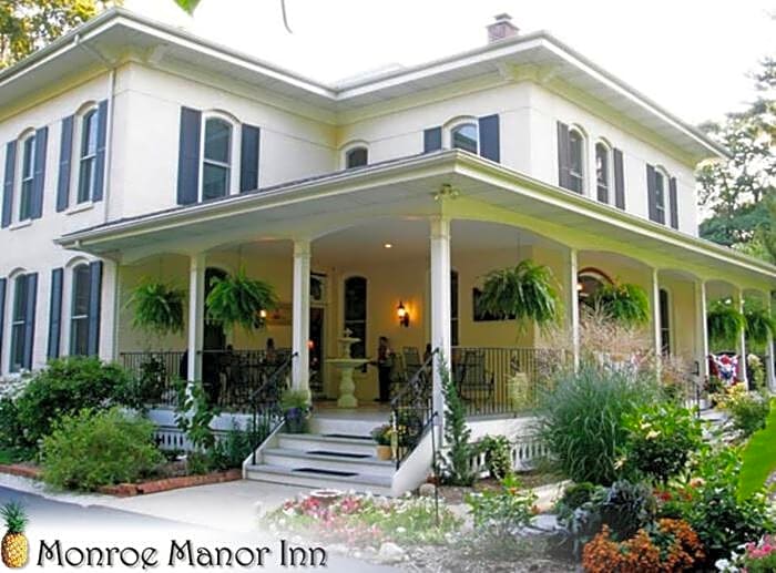 Monroe Manor Inn