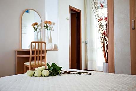 Classic Quadruple Room