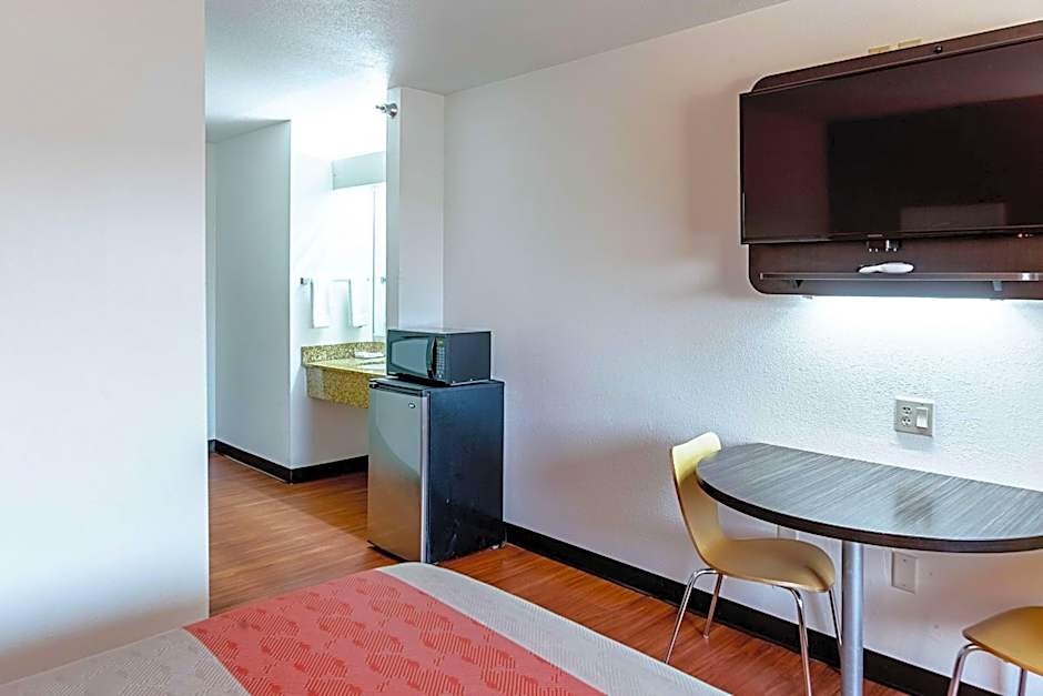 Motel 6-Lebanon, IN