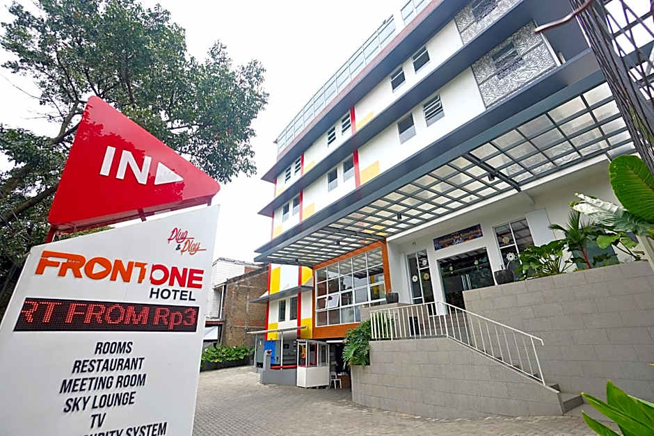 Front One Hotel Pasir Koja Bandung