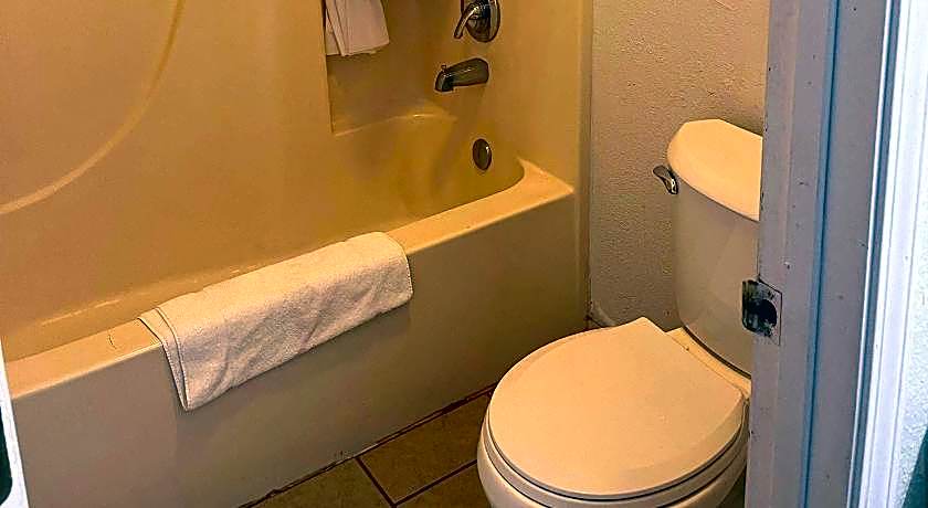 Days Inn by Wyndham Branson Near Theatre District