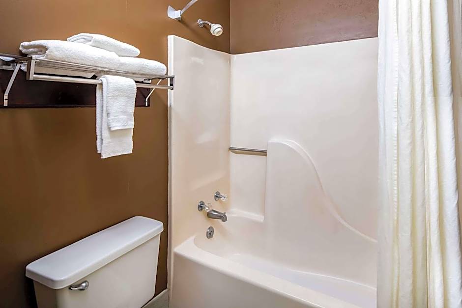 Super 8 by Wyndham Gaffney