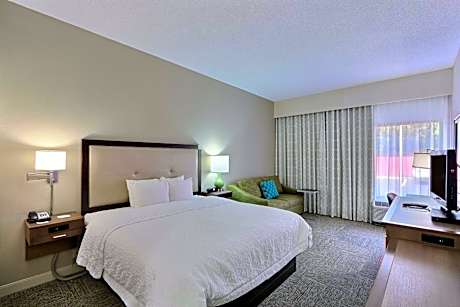 King Room with Sofa Bed and Study - Non-Smoking