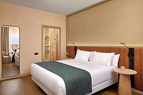 Standard room (2 adults)
