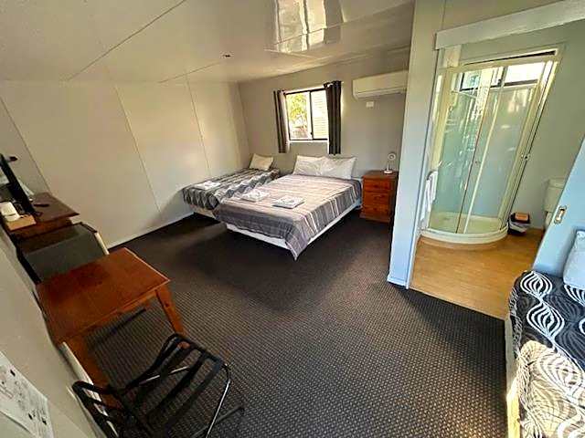 Coal n Cattle Hotel Motel