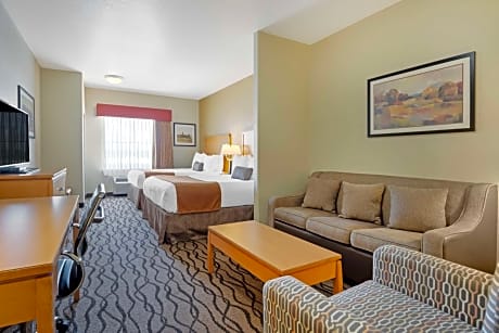 suite-2 queen beds, non-smoking, sofabed for one person, work desk, microwave and refrigerator, wi-fi, full breakfast