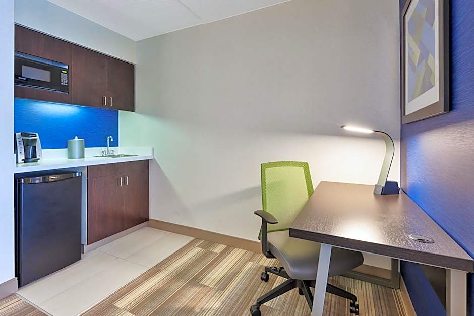 Holiday Inn Express and Suites Blacksburg- University Area By IHG
