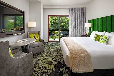 Queen Room with Two Queen Beds and View