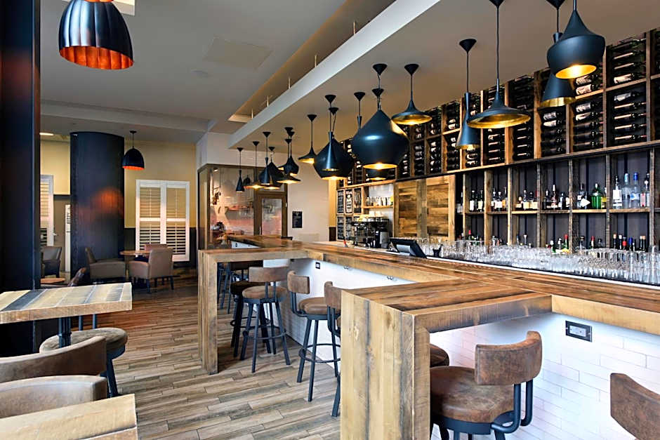 DoubleTree by Hilton Ottawa Downtown