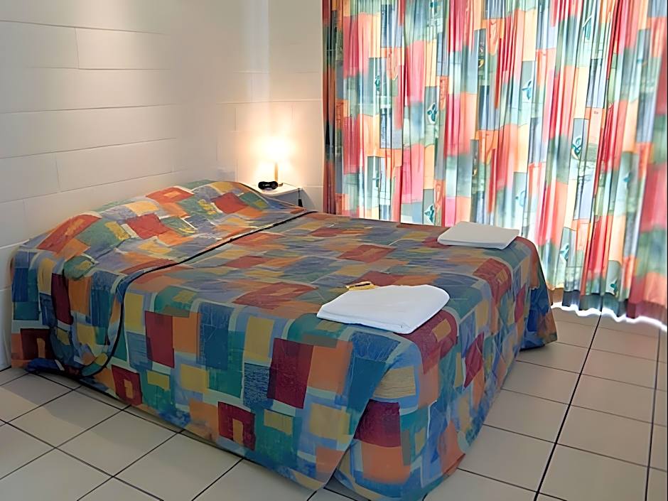 Photo 1 of 5 of Superior 1 Queen Bed